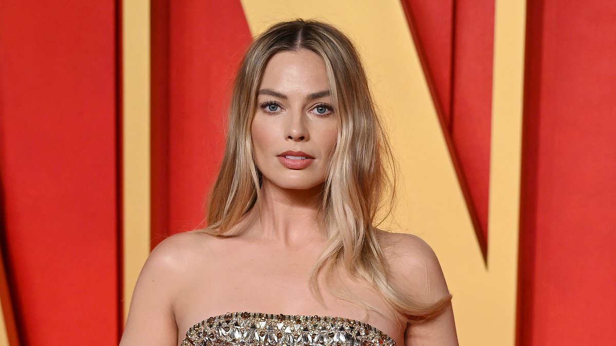 alert-–-margot-robbie-legs-it-to-vanity-fair-oscars-party-in-very-racy-corset-alongside-a-list-bombshells-kim-kardashian,-kylie-jenner,-sydney-sweeney-and-emily-ratajkowski