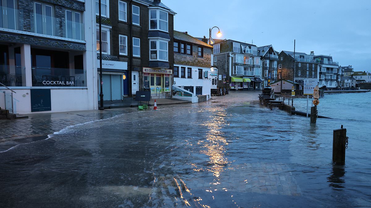 alert-–-heavy-rain-to-swamp-england-with-133-flood-alerts-issued