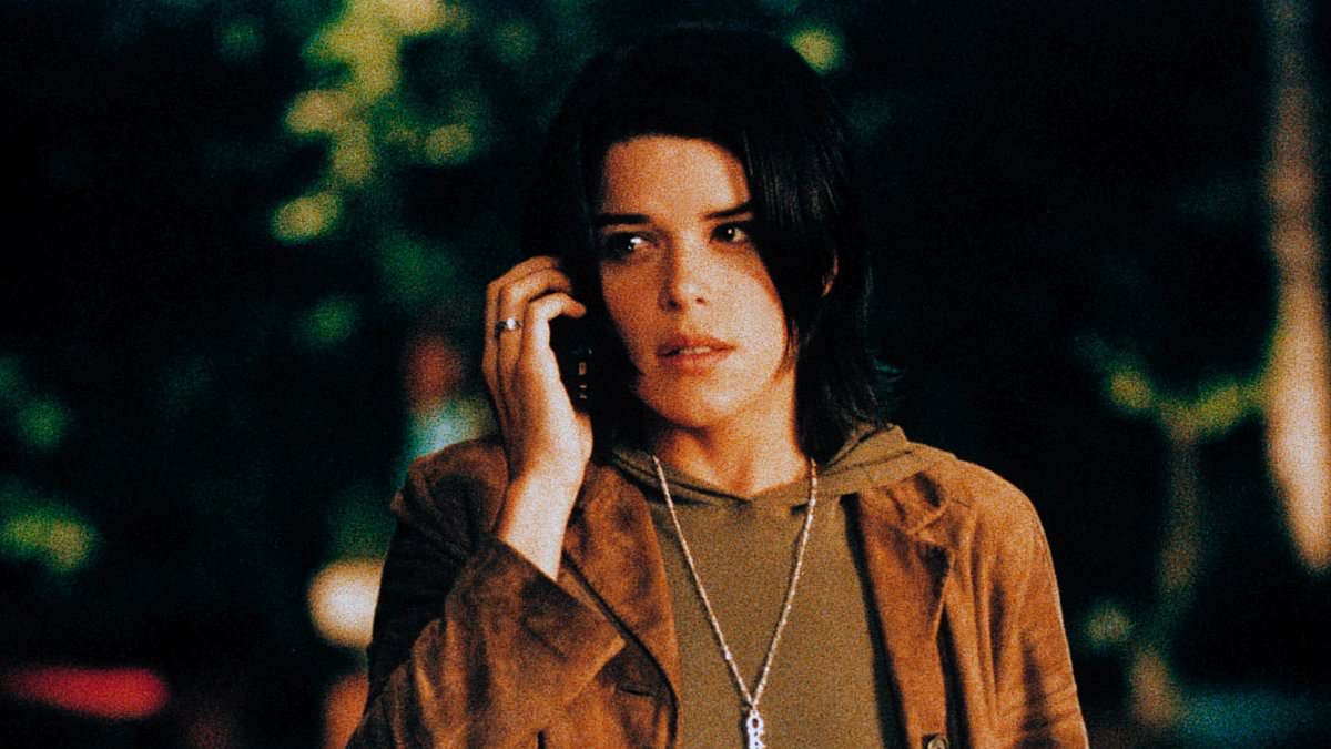 alert-–-neve-campbell-returns-to-scream-franchise!-star-reveals-she-will-appear-in-scream-7-after-exiting-horror-film-series-over-salary-row