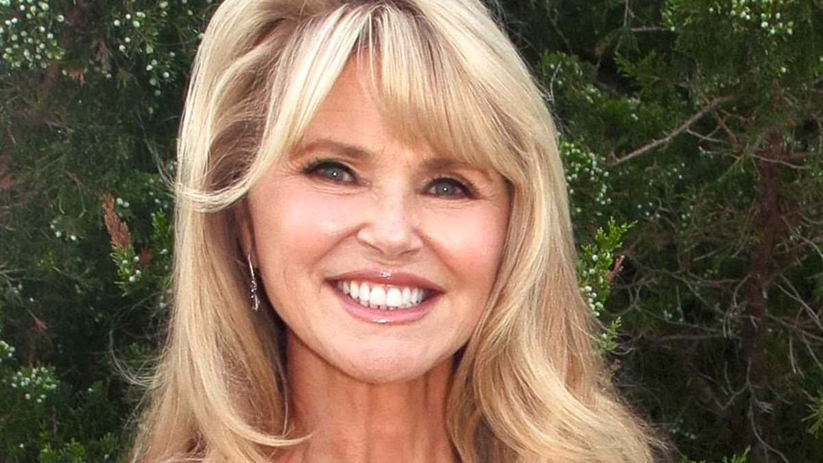 alert-–-christie-brinkley-diagnosed-with-skin-cancer:-supermodel,-70,-reveals-she-underwent-surgery-after-noticing-‘tiny-dot’-on-her-face-–-as-she-shares-graphic-snaps-of-removal