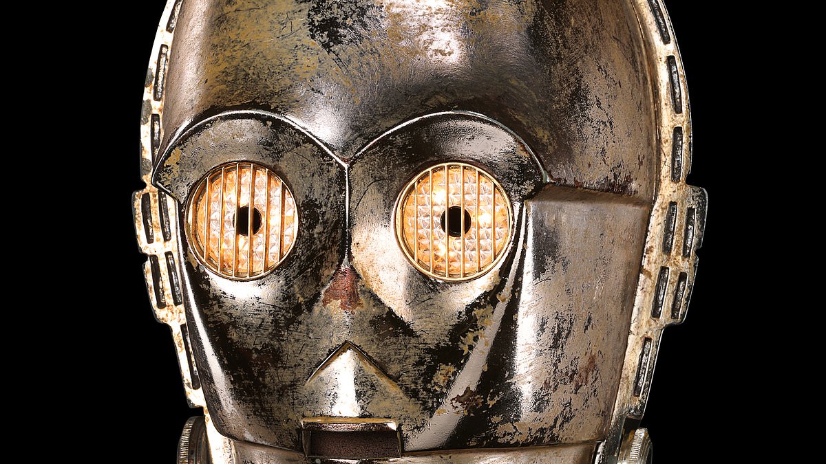 alert-–-c-3po-head-from-star-wars-actor-anthony-daniels-sells-for-$843,750-in-prop-auction