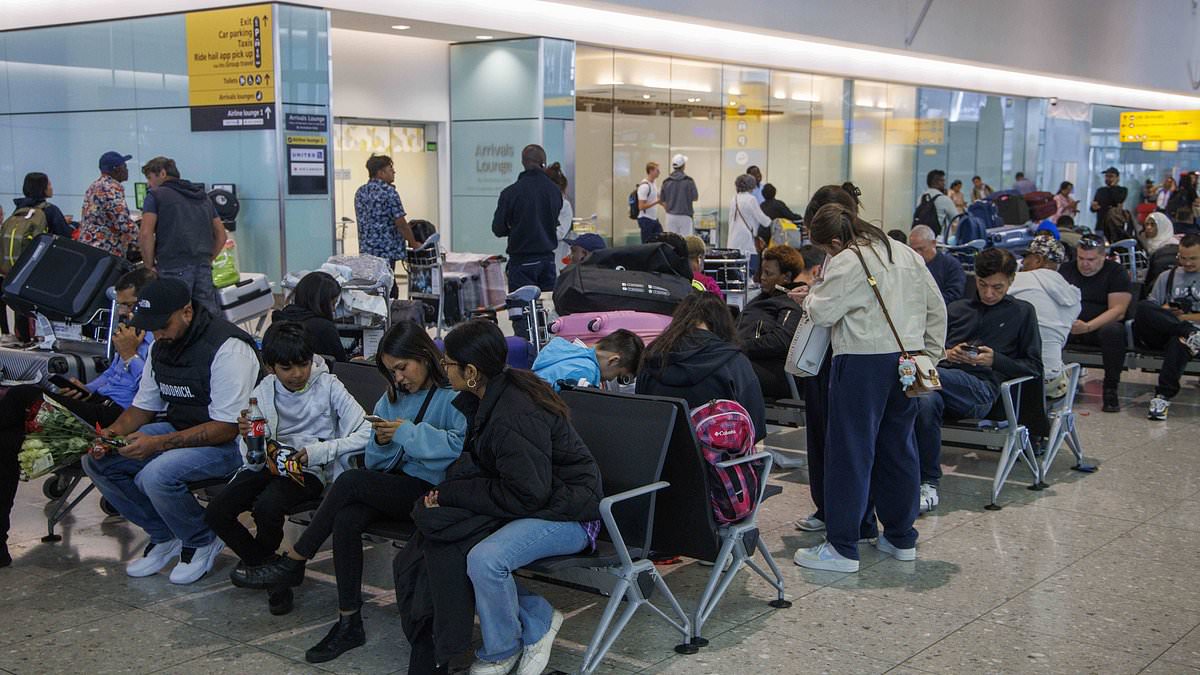 alert-–-engineers-‘on-standby-at-home’-during-air-traffic-control-meltdown-took-90-minutes-to-arrive-on-site-and-reboot-system-after-‘technical-glitch’-that-affected-750,000-passengers-over-the-august-bank-holiday,-report-finds