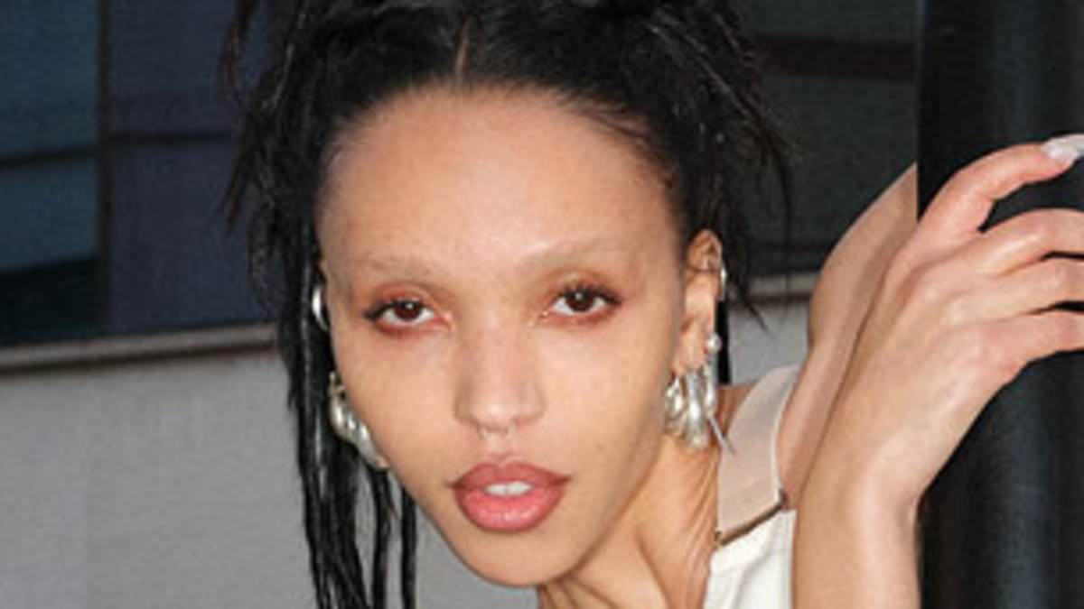 alert-–-fka-twigs-details-how-her-‘abusive’-relationship-with shia-labeouf-‘changed-her-whole-nervous-system’-and-lauds-new-love-jordan-hemingway-in-stunning-new-vogue-spread