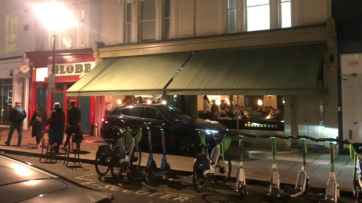 alert-–-posh-parking!-victoria-beckham-is-picked-up-by-her-chauffer-on-the-pavement-outside-smart-london-restaurant-to-save-her-a-walk