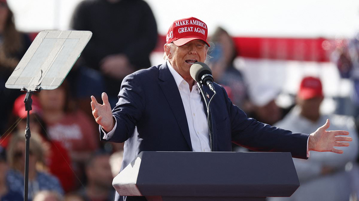 alert-–-‘i-think-joe-put-them-in’:-trump-blames-rival-for-his-teleprompter-malfunctioning-at-bumbling-ohio-rally-in-which-he-claimed-biden-beat-obama-and-mispronounced-names-including-the-rolling-stones