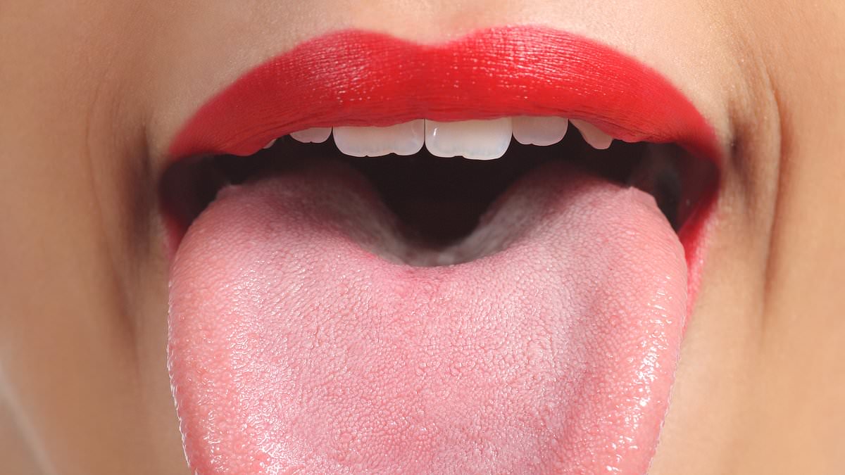 alert-–-open-wide!-what-the-colour-of-your-tongue-could-be-saying-about-your-health