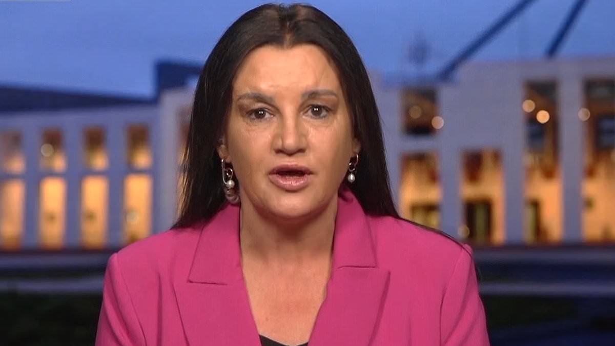 alert-–-jacqui-lambie-loses-it-at-albanese-government-and-demands-mp’s-immediate-resignation-–-as-she-warns-labor-are-in-‘serious-trouble’