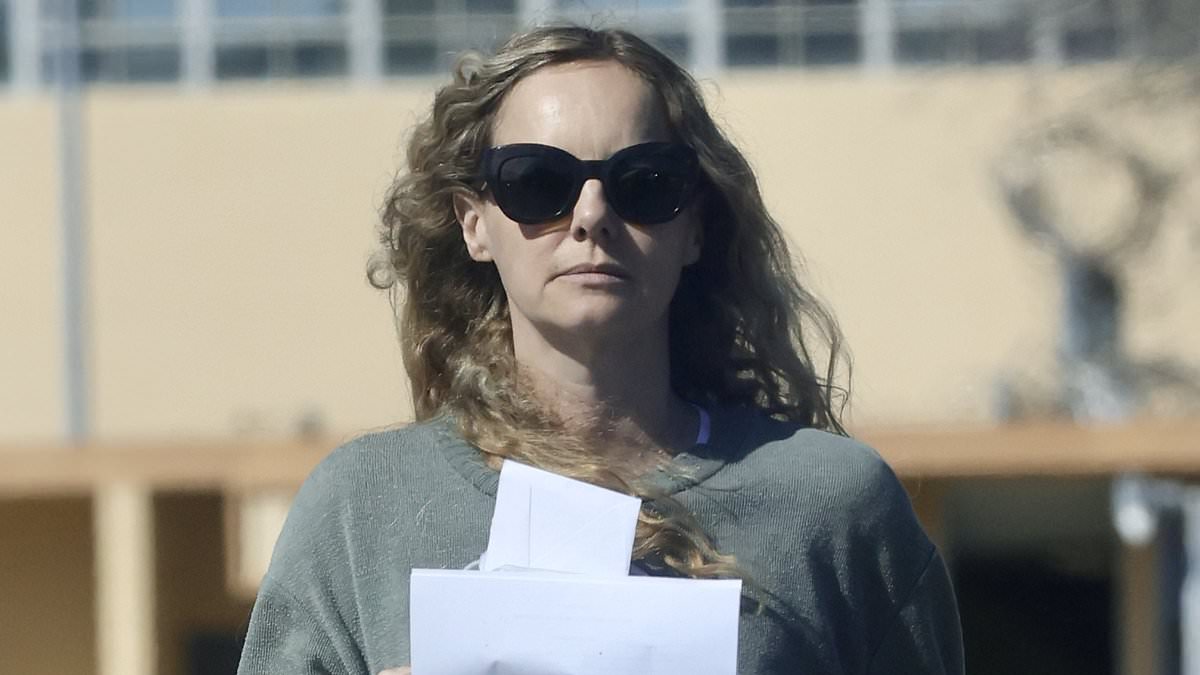 alert-–-bijou-phillips-visits-danny-masterson-in-prison-along-with-their-10-year-old-daughter-for-the-first-time-since-his-30-year-sentence-began-as-they-celebrate-the-convicted-rapist’s-48th-birthday