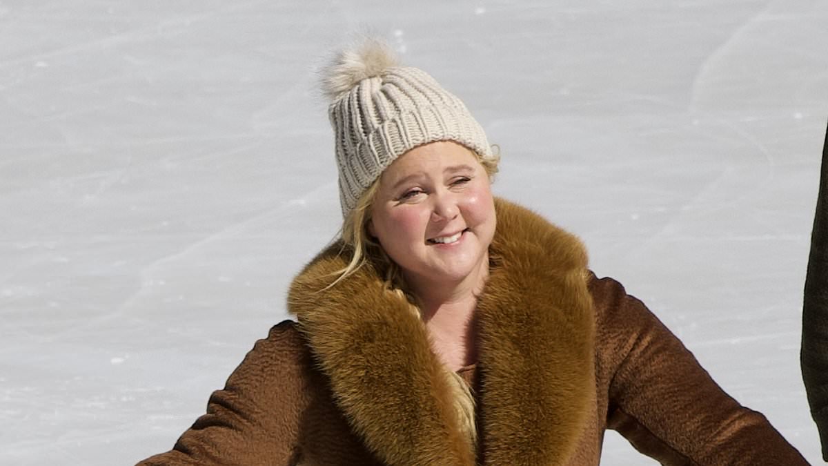 alert-–-amy-schumer-is-all-smiles-on-set-of-new-film-kinda-pregnant-–-as-she-ice-skates-with-co-star-will-forte-in-nyc