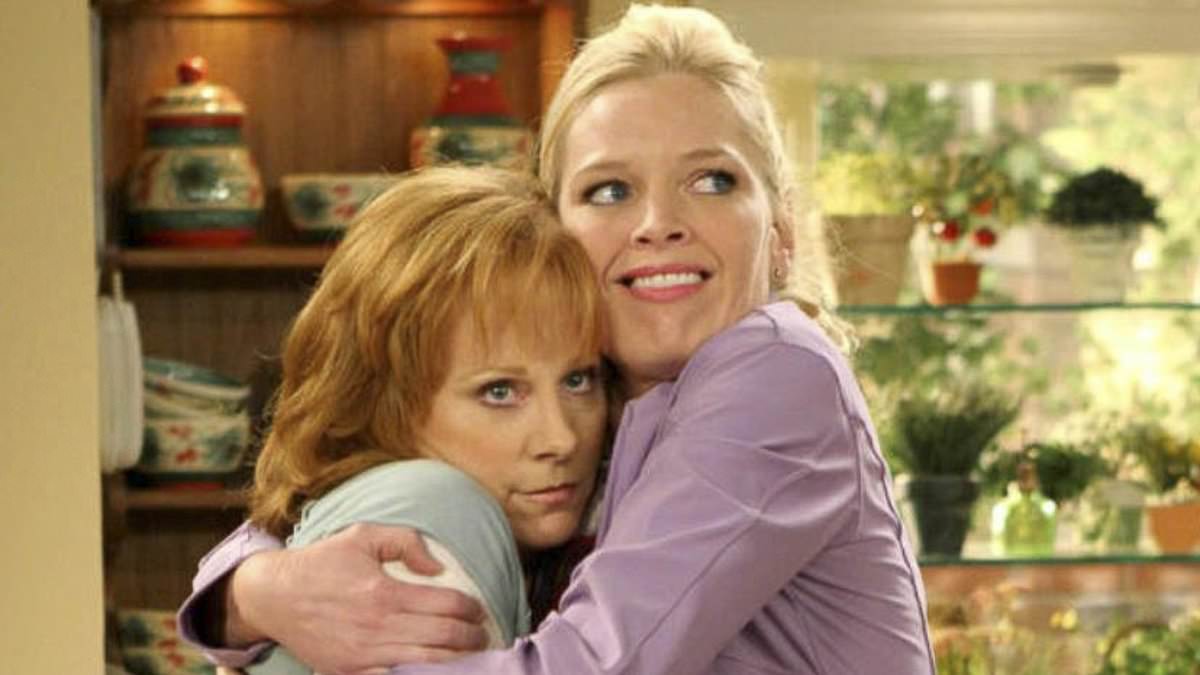 alert-–-reba-mcentire-to-reunite-with-reba-co-star-melissa-peterman-in-new-nbc-comedy-pilot:-‘i-am-thrilled!’