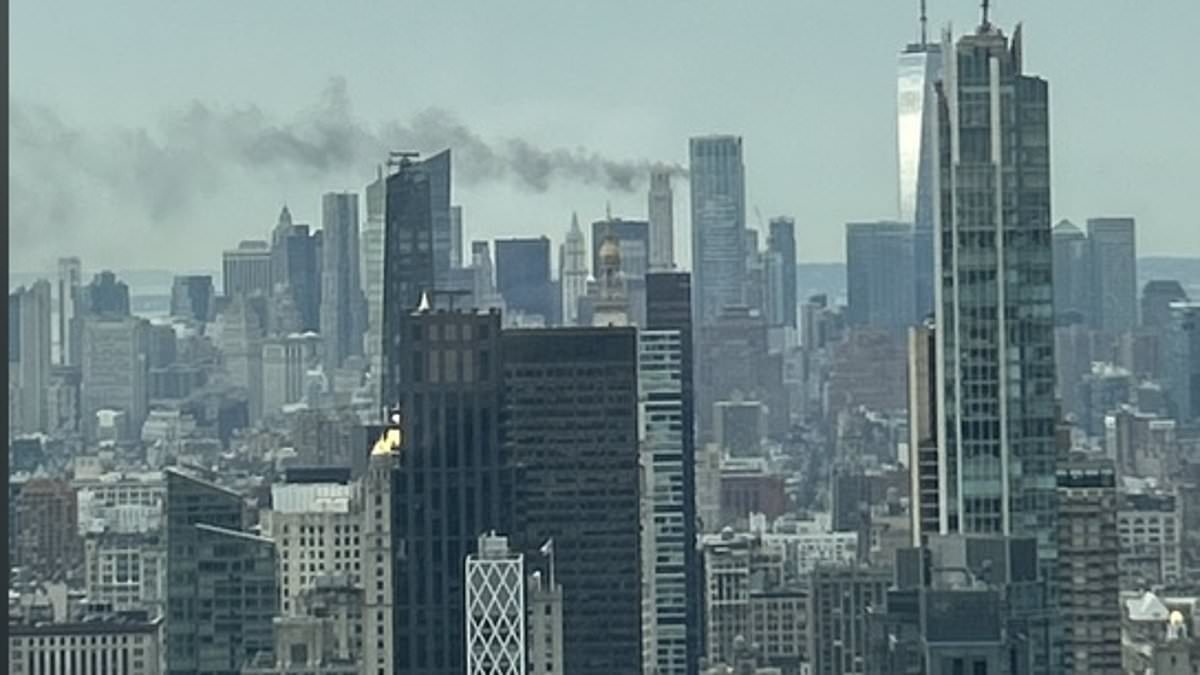 alert-–-smoke-plumes-from-under-construction-manhattan-skyscraper-125-greenwich-after-‘fire-on-roof’-that-started-in-hvac-system