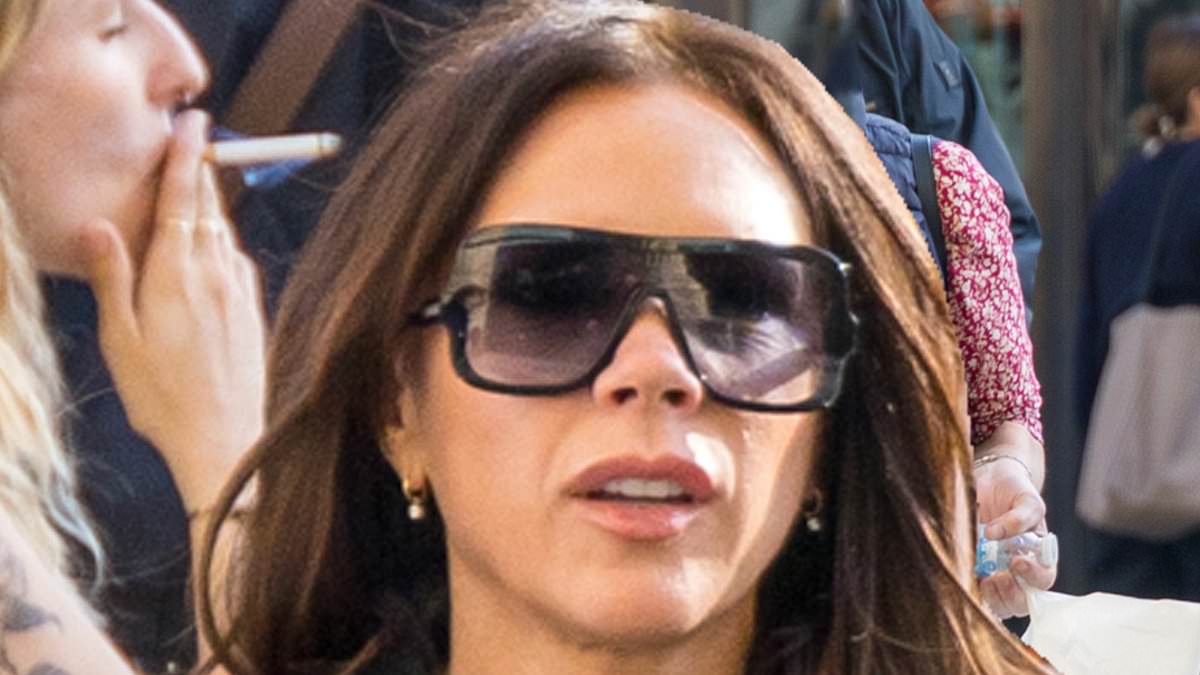 alert-–-crock-spice!-victoria-beckham-hobbles-on-crutches-during-day-out-in-paris-as-fashion-designer-recovers-from-a-broken-foot