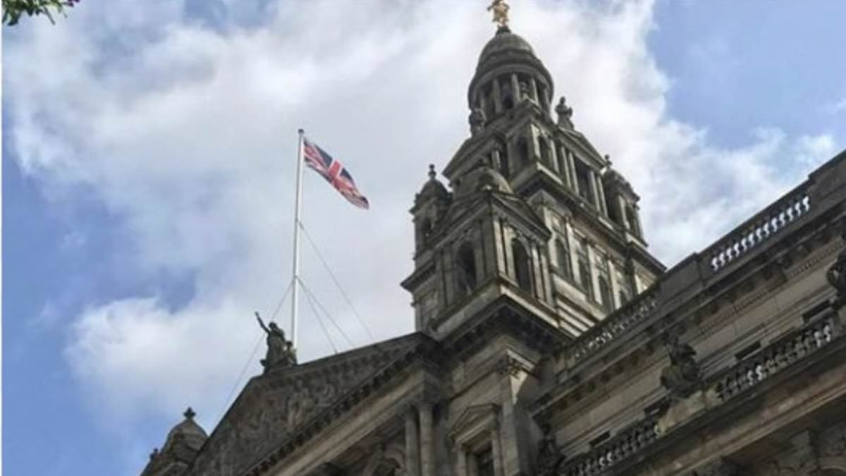 alert-–-outrage-as-greens-bid-to-take-down-the-union-flag-from-glasgow-city-chambers…-and-fly-the-cuban,-palestinian,-french-and-other-flags-instead