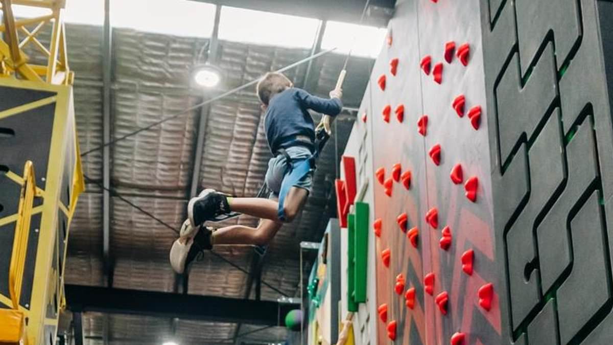 alert-–-funtopia-maribyrnong-playground-charged-after-eight-year-old-child-fell-from-a-rope-ladder-and-fractured-their-spine