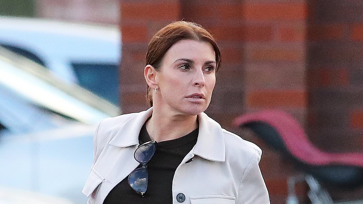 alert-–-coleen-rooney-cuts-a-casual-figure-in-grey-jacket-and-trousers-as-she-goes-shopping-at-sainsbury’s