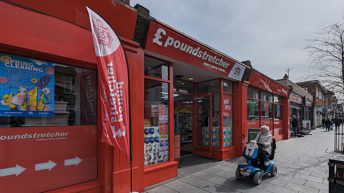 alert-–-seaside-locals-threaten-to-move-out-over-opening-of-‘monstrous’-budget-supermarket-poundstretcher