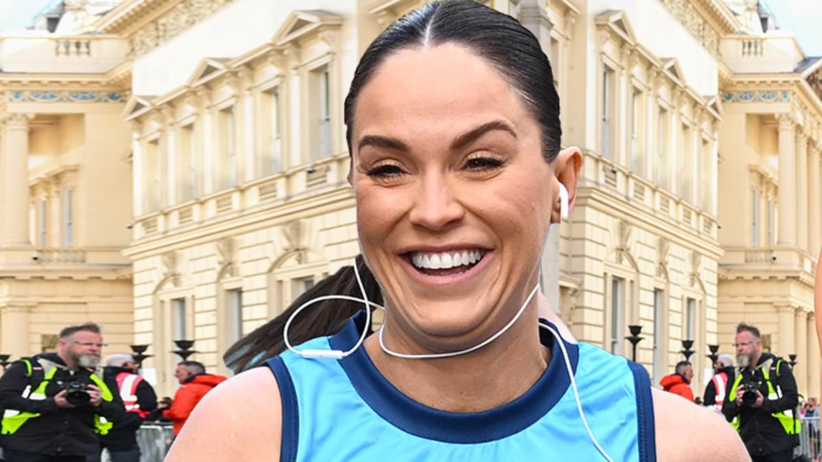 alert-–-vicky-pattison-is-joined-by-fiance-ercan-ramadan-as-they-complete-the-london-landmark-half-marathon-in-aid-of cotswolds-dogs-and-cats-home