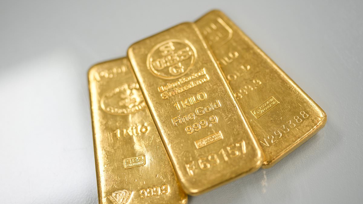 alert-–-gold-prices-hit-new-record-as-china’s-central-bank-ups-reserves-and-ubs-eyes-$2,500/oz