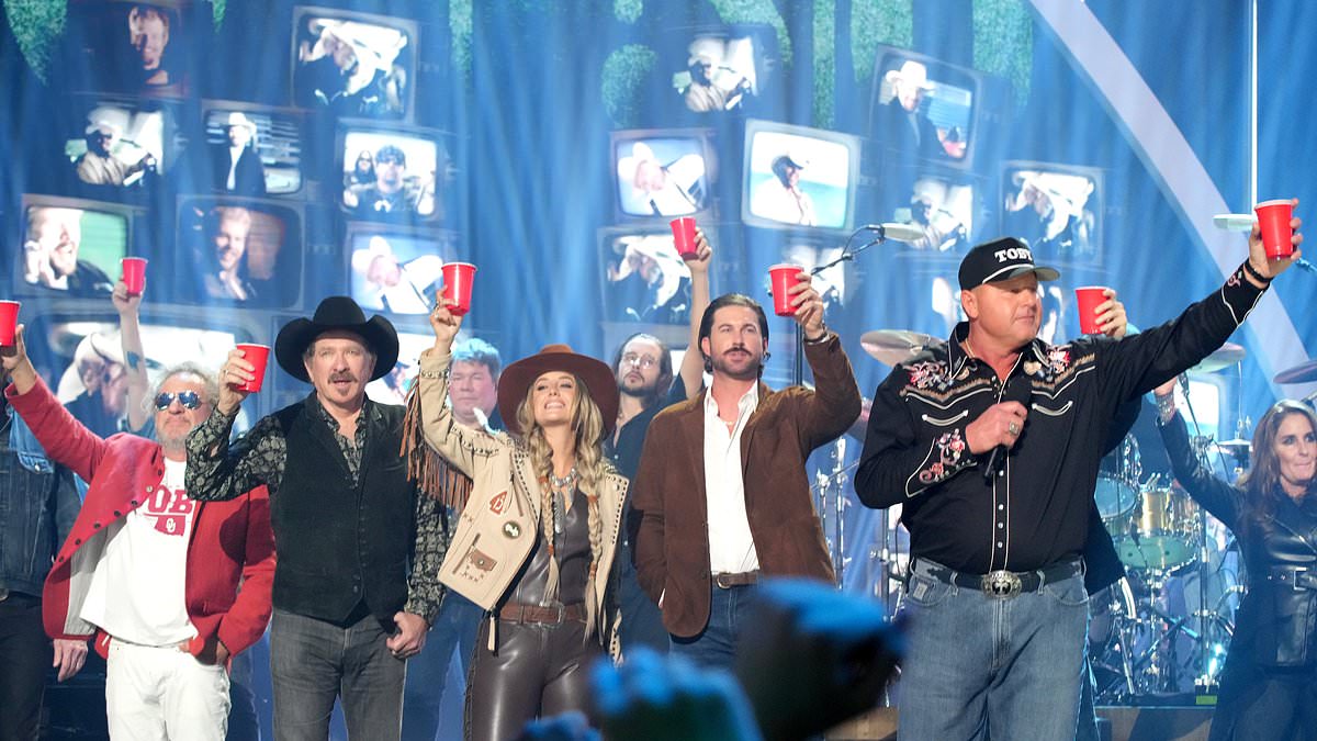 alert-–-cmt-music-awards-2024:-toby-keith-fans-in-tears-over-emotional-red-solo-cup-tribute-to-late-country-icon-–-as-star’s-children-honor-him-from-audience:-‘whiskey-for-my-man,-beer-for-my-horses!’