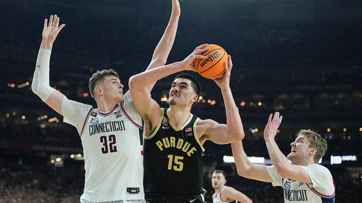 alert-–-husky-deja-vu!-connecticut-becomes-the-first-team-in-17-years-to-repeat-as-national-champions…-knocking-off-purdue-75-60