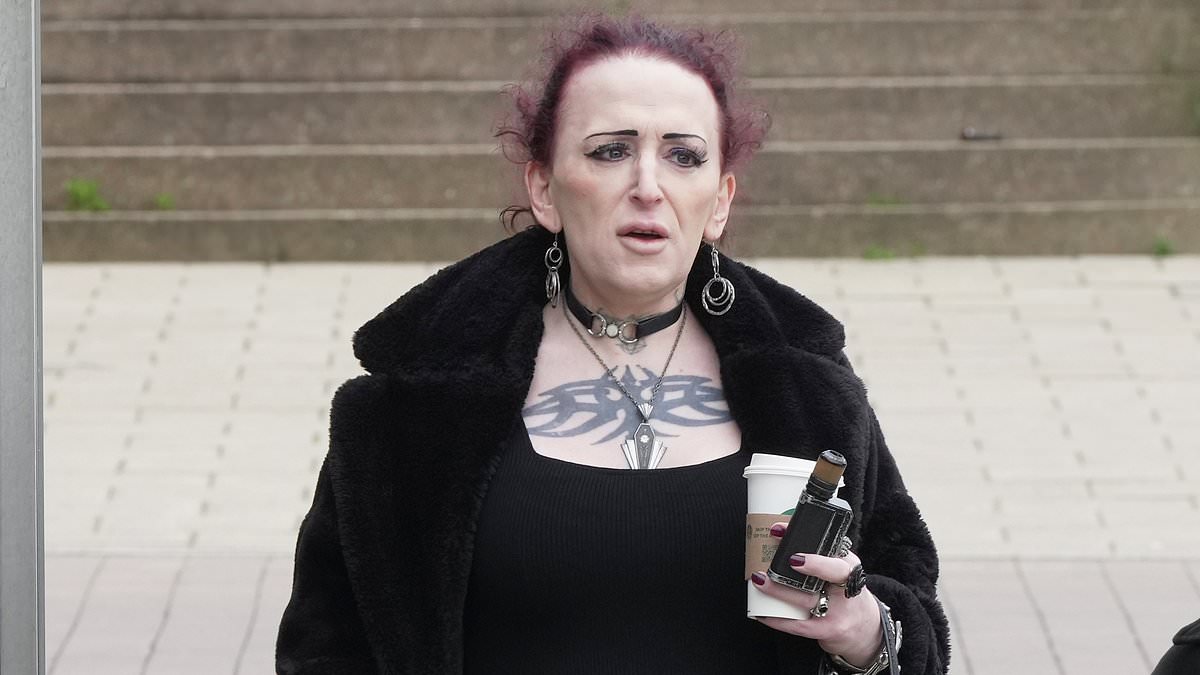 alert-–-trans-woman,-44,-who-threatened-to-kill,-blind-and-break-the-backs-of-women’s-rights-campaigners-kellie-jay-keen-and-helen-joyce-is-given-suspended-jail-sentence-after-court-hears-it-happened-during-a-‘mental-health-struggle’