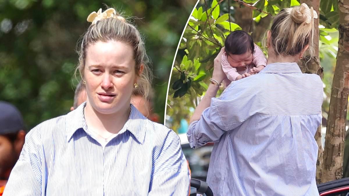 alert-–-she’s-a-model-mum!-makeup-free-simone-holtznagel-pushes-her-newborn-daughter-gia-in-her-pram-as-she-enjoys-a-strolls-with-boyfriend-jono-castano-and-her-mother