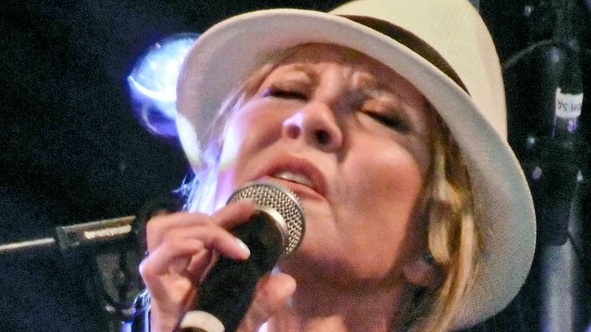 alert-–-lulu-set-to-perform-at-glastonbury-for-last-live-gig-this-summer-after-announcing-her-retirement-from-touring-following-current-run-of-shows