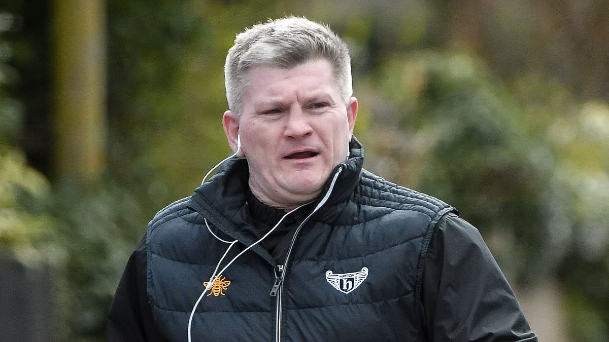 alert-–-staying-in-shape-for-someone-special?-ricky-hatton-heads-for-a-jog-as-he’s-seen-for-first-time-since-new-romance-with-claire-sweeney-was-revealed