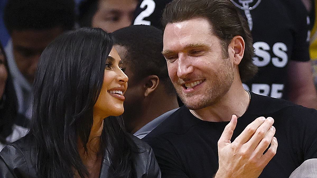 alert-–-kim-kardashian-chats-with-ex-husband-kris-humphries’-pal-peter-cornell-at-lakers-game-with-her-daughter-north,-10