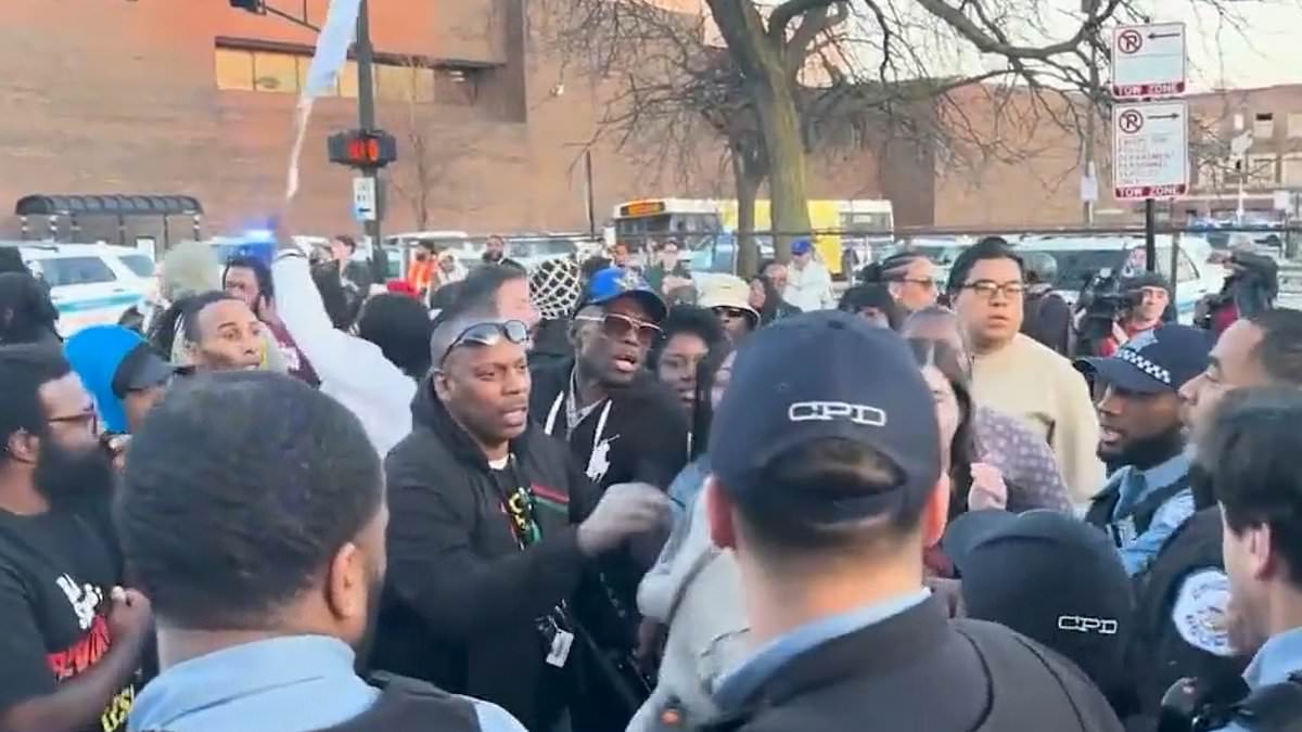 alert-–-furious-blm-protesters-clash-with-chicago-cops-after-video-showed-dexter-reed-being-shot-almost-100-times-in-less-than-a-minute