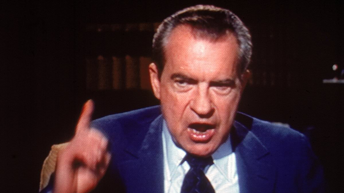 alert-–-did-the-democratic-party-hire-a-comedian-to-play-pranks-on-richard-nixon?