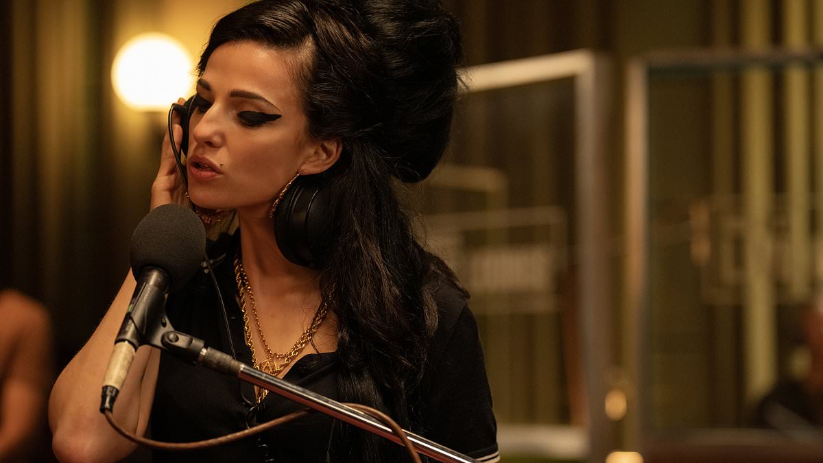 alert-–-back-to-black-review:-this-amy-winehouse-biopic-shies-away-from-the-ugly-stuff-so-thoroughly-it-looks-like-a-perfume-ad,-writes-peter-hoskin