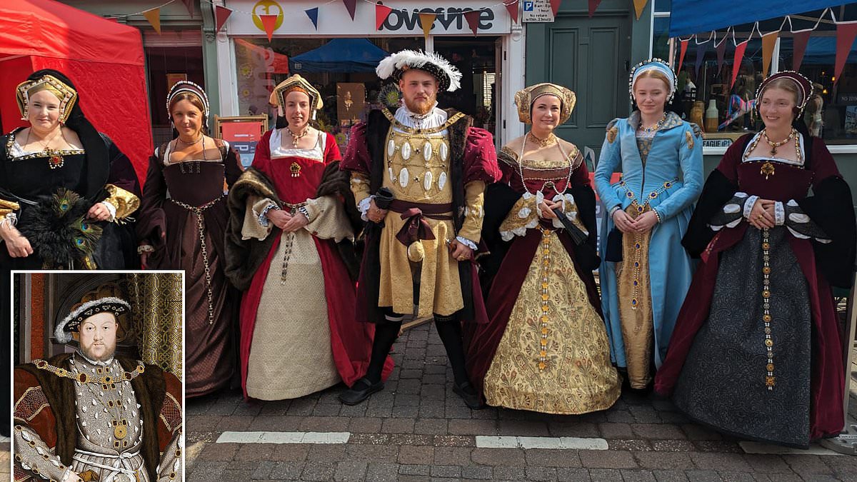 alert-–-‘i’m-henry-the-eighth-i-am-(not)!’-tudor-monarch-impersonator-takes-his-job-so-seriously-he-wears-specially-ordered-2,500-costume-complete-with-codpiece-and-even-has-six-wives-lined-up-for-public-appearances