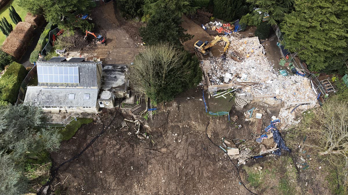 alert-–-‘we-didn’t-hear-a-thing-–-the-next-thing-we-knew,-the-gardens-were-gone’:-owners-are-too-heartbroken-to-visit-scene-where-deadly-landslip-turned-their-1.4-million-mansions-to-rubble