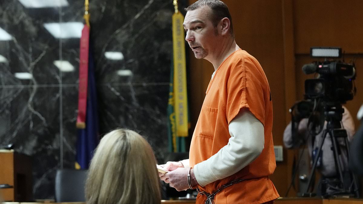 alert-–-michigan-school-shooter-ethan-crumbley’s-dad-james-moans-he’s-a-‘martyr’-in-jail-calls-after-being-sentenced-to-10-15-years-for-letting-his-son-massacre-four-children