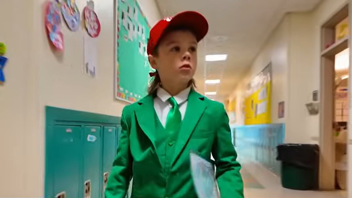 alert-–-heartwarming-photos-show-maine-elementary-school-students’-dapper-wednesday-event-where-little-kids-dress-up-like-1940s-businessmen