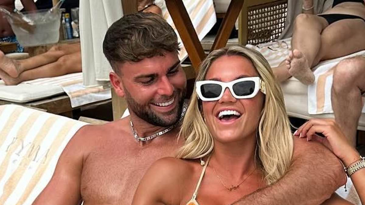 alert-–-bikini-clad-molly-smith-and-boyfriend-tom-clare-show-off-their-toned-physiques-as-they-put-on-a-loved-up-display-in-dubai