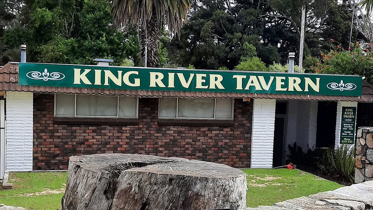 alert-–-why-the-only-thing-that’s-on-tap-and-go-in-this-pub-is-the-beer-–-the-cash-only-local-that’s-stubbornly-refused-to-take-card-payments-for-15-years