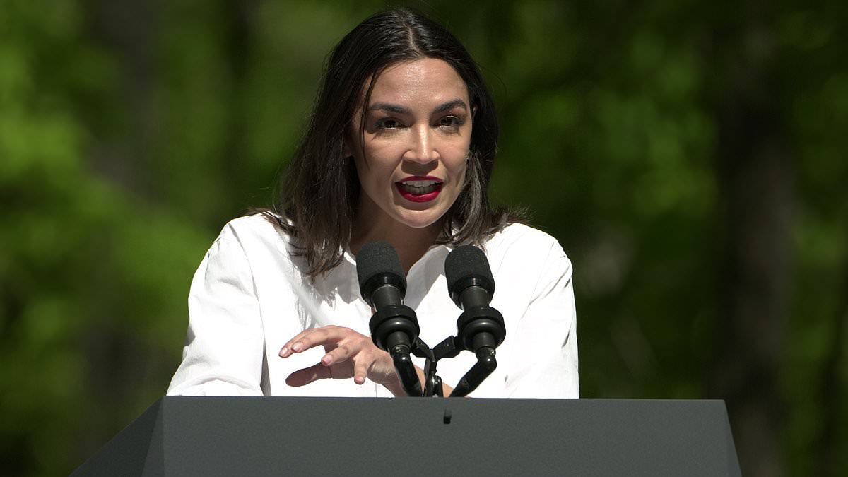 alert-–-alexandria-ocasio-cortez-claims-columbia-university’s-‘heinous-failure-of-leadership’-is-risking-lives-and-slams-‘reckless-and-dangerous’-threats-to-call-in-cops-on-anti-israel-protesters