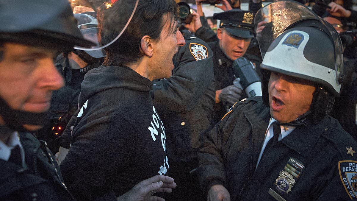 alert-–-more-than-200-pro-palestine-protestors-seen-rallying-outside-chuck-schumer’s-new-york-home-are-taken-into-custody-as-they-call-for-u.s-to-halt-providing-weapons-to-israel