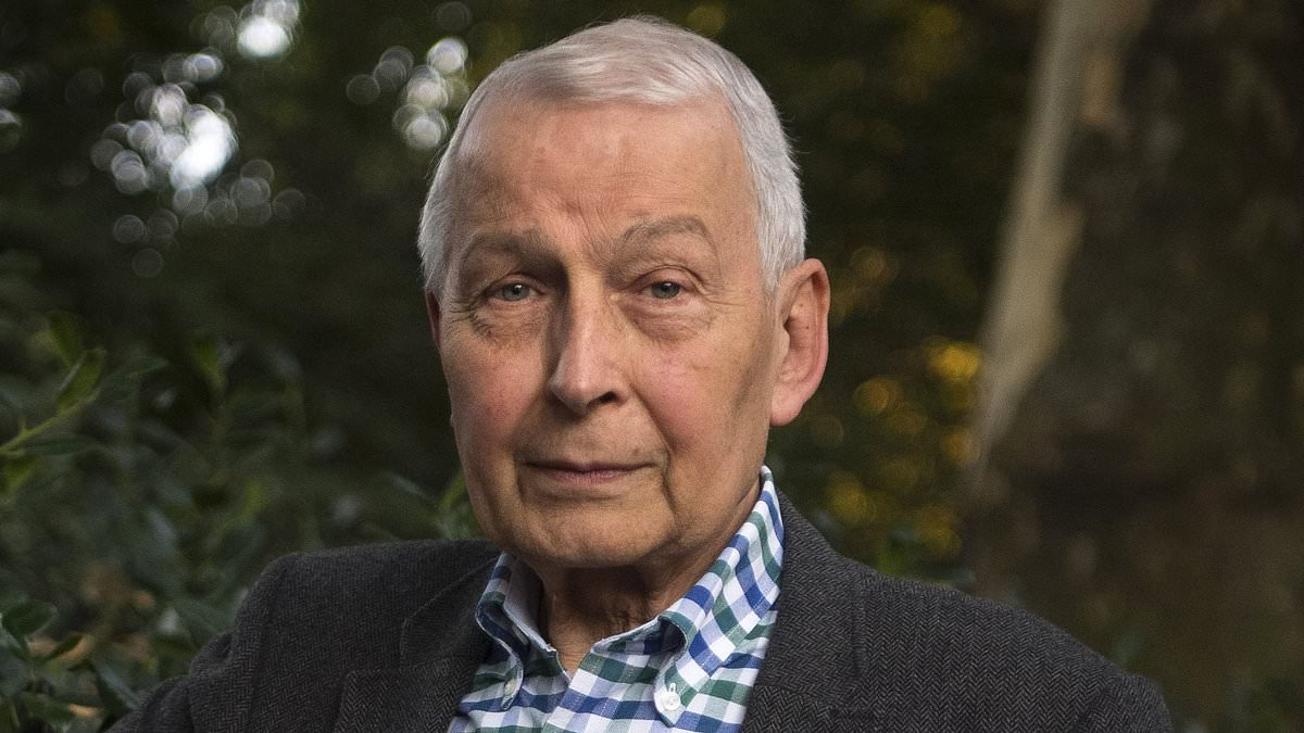 alert-–-former-labour-minister-frank-field-dies-aged-81:-crossbench-peer-passes-away-following-two-year-battle-with-terminal-cancer