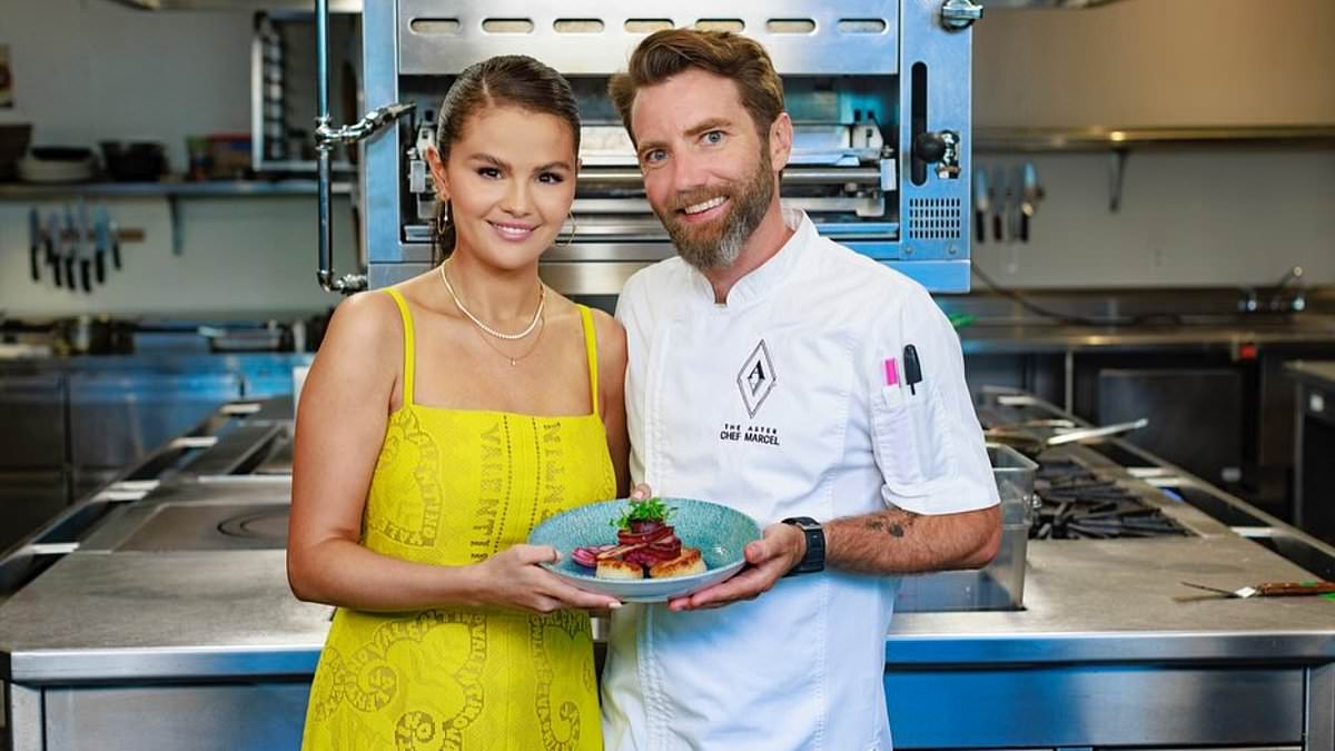 alert-–-selena-gomez-says-she-is-releasing-her-pent-up-‘anger’-when-smashing-blackberries-in-a-new-episode-of-her-cooking-show-selena-+-restaurant