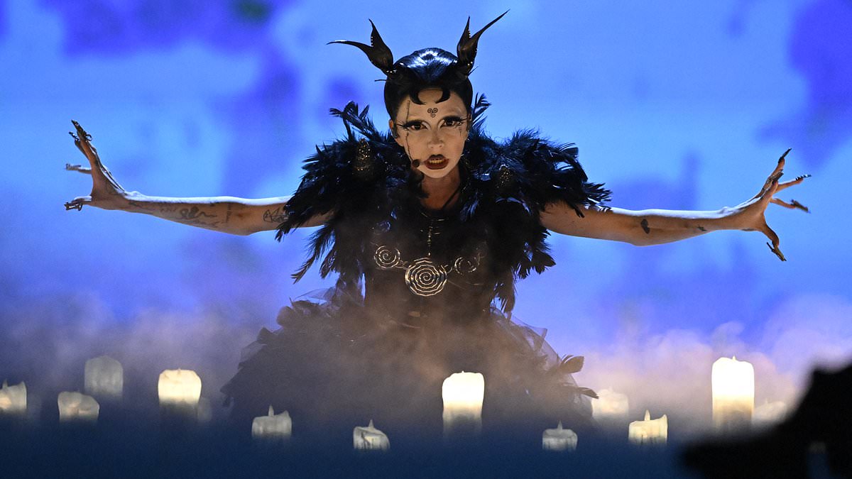 alert-–-eurovision-fans-are-‘blown-away’-by-ireland’s-bambie-thug-as-the-singer-delivers-gothic-showstopping-performance:-‘this-will-win!’