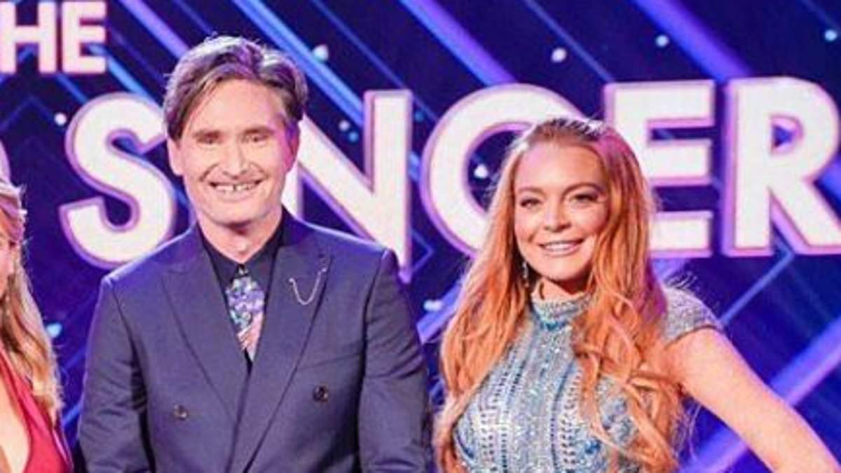 alert-–-dave-hughes-claims-lindsay-lohan-‘annoyed’-masked-singer-panellists-by-spending-too-much-time-in-her-trailer:-‘what’s-she-doing-in-there?’