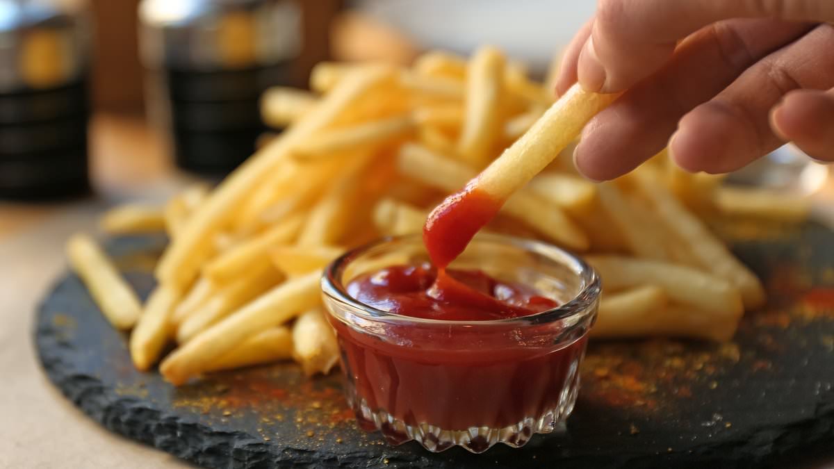 alert-–-we-do-want-fries-with-that!-french-style-potatoes-are-now-more-popular-than-chunky-chips-with-ketchup-as-the-go-to-condiment-and-curry-sauce-in-second?