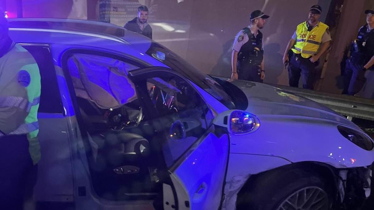 alert-–-mosman:-six-girls-aged-12-16-and-one-boy,-16,-arrested-after-stolen-porsche-crashes-in-one-of-australia’s-wealthiest-suburbs