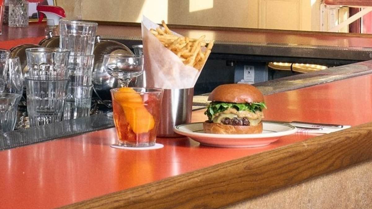 alert-–-america’s-most-exclusive-burger:-nyc-french-restaurant-only-serves-12-per-day-–-but-what-makes-it-worth-the-hype?