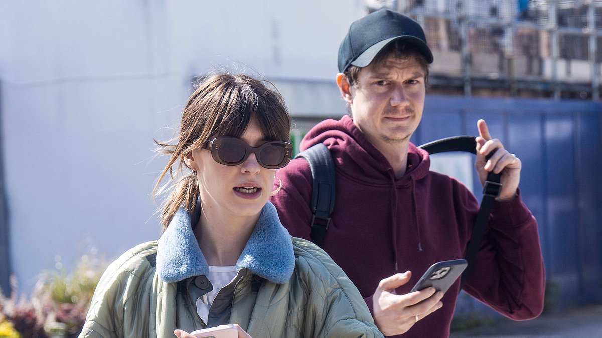 alert-–-daisy-edgar-jones-puts-on-a-loved-up-display-with-boyfriend-ben-seed-as-they-share-a-sweet-embrace-during-sunny-park-date-in-london