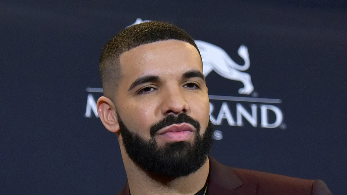 alert-–-drake-complains-about-news-helicopters-flying-over-his-house-after-third-police-involved-incident-in-one-week-at-his-toronto-mansion