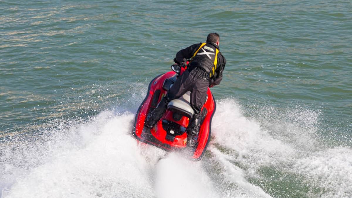 alert-–-man,-42,-dies-in-hospital-after-two-jet-skis-crashed-off-the-coast-of-scotland